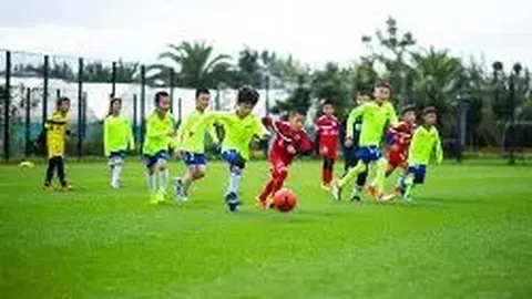 张帅／梅拉德诺维奇轻松取胜，挺进澳网女双16强